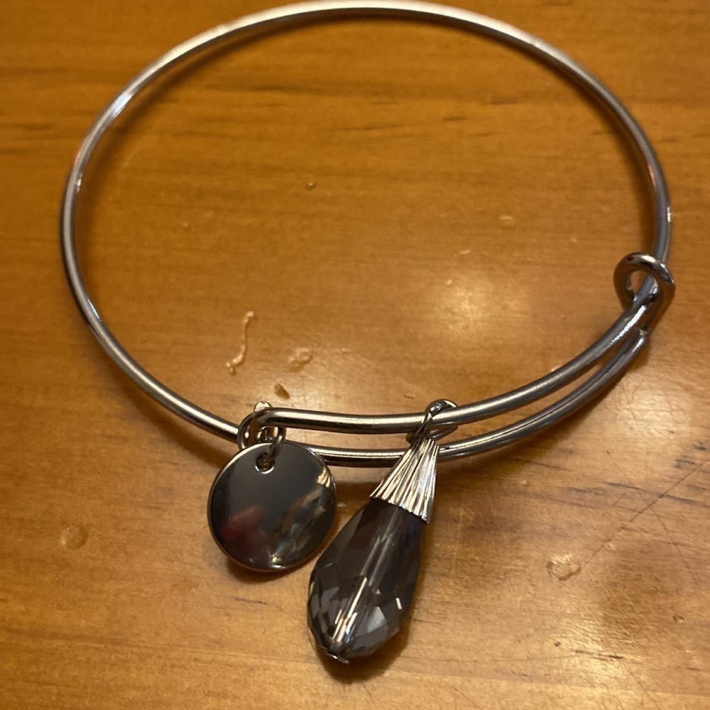 Christopher & Banks 5 Piece Bangle Set NWT - Picture 4 of 8